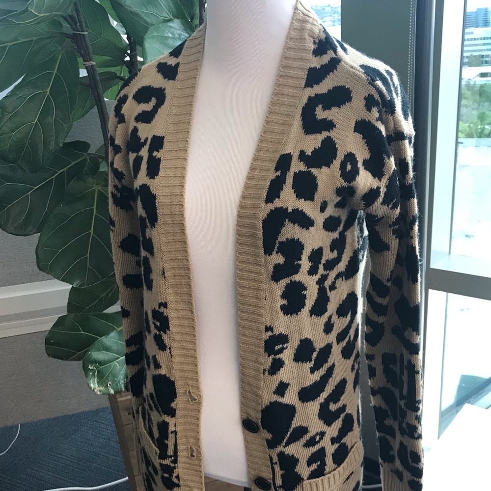 Leopard Sweater - Picture 2 of 2